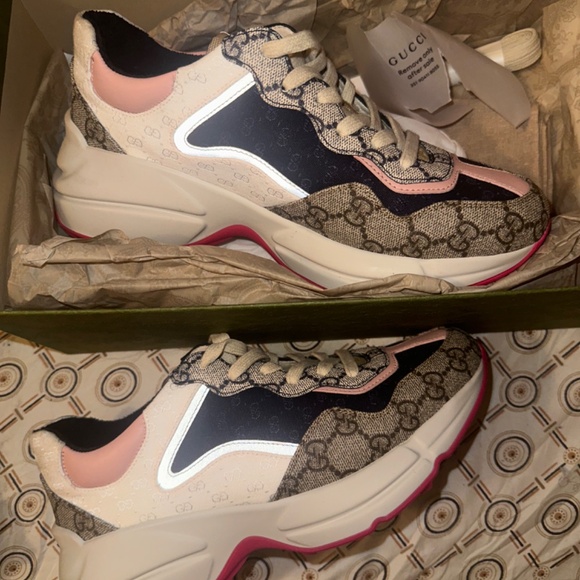 Gucci sneakers - Picture 3 of 4